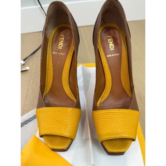 Fendi Peep-Toe, Color-blocked Platform Pumps, size EU 37 - Picture 5 of 16